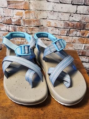 Chaco CushZ Sandals Women’s 7 Blue Adjustable Comfort Outdoor Hiking Sandals